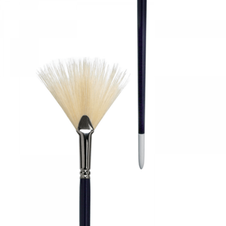 Fan brush for artists. Brush with white bristle. The brush is best for acrylic painting and oil painting.